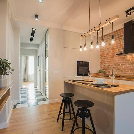 Modern Flat In The Centre - By Hik Apartments Varşovia Exterior foto